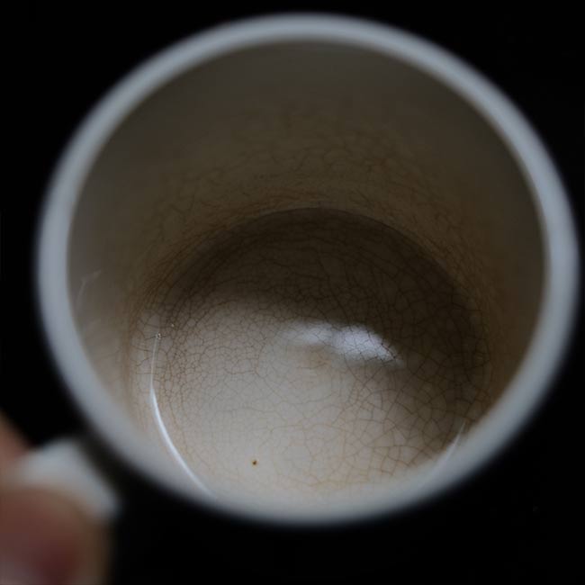 硬質陶器のカップ