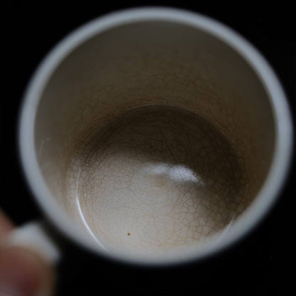 硬質陶器のカップ